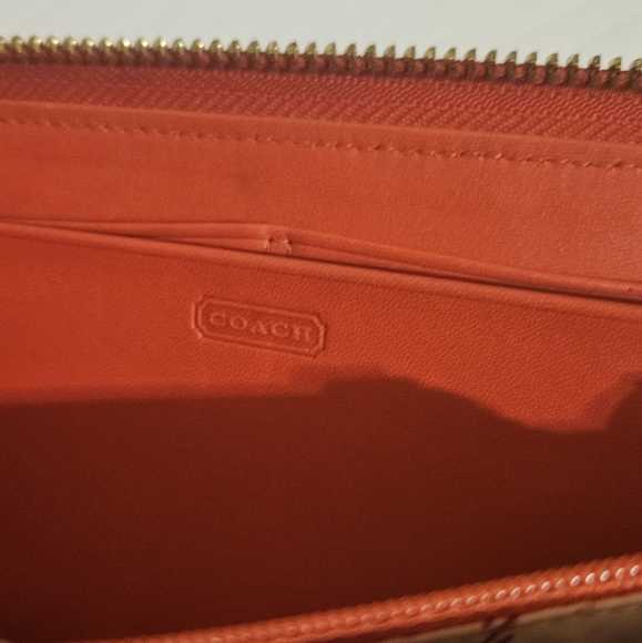 Coach Heritage Signature Stripe Zip Around Accordion Leather - Picture 7 of 9